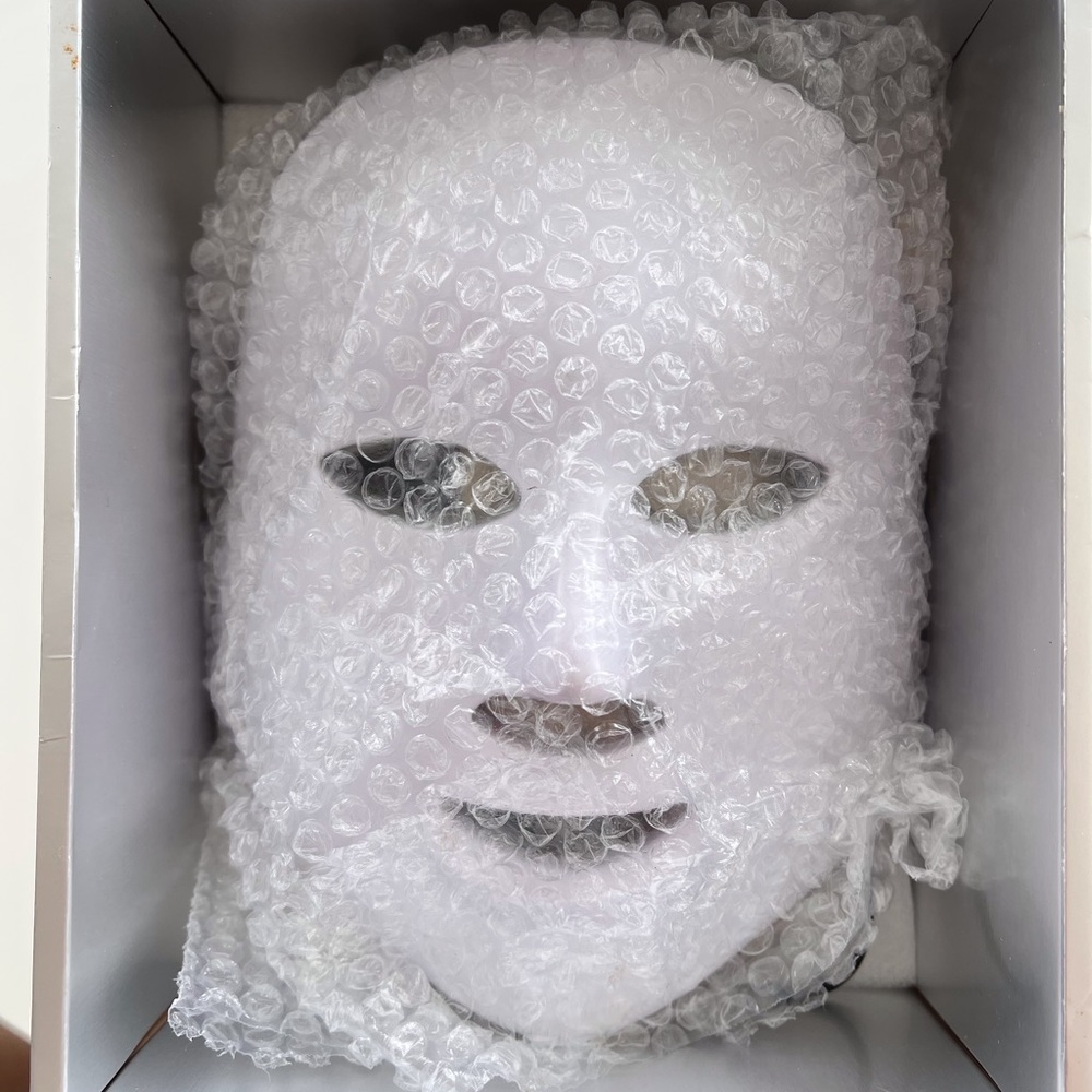 LED MASK - Picture 2 of 3